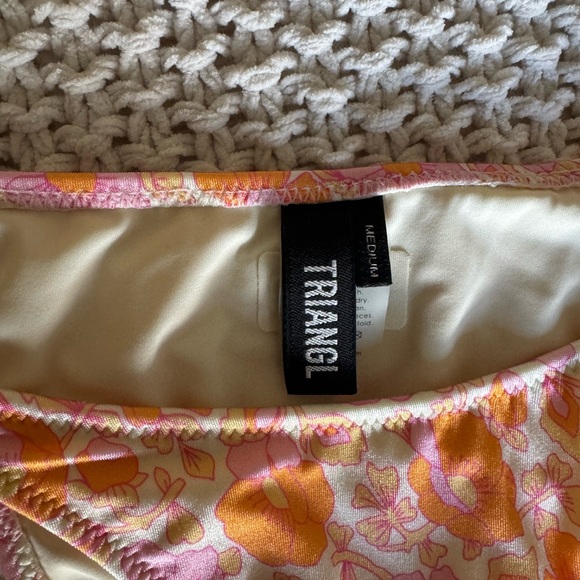 Cute flowered Triangl bikini bottom - Picture 3 of 4